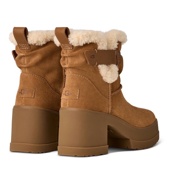 NIB UGG® Women's Moxy Pull On Ankle Boots - Picture 3 of 8